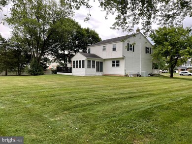 1633 Latch String Ln, Hatfield, PA 19440 - photo 3