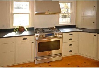 44 Bromfield St, Newburyport, MA 01950 - photo 3