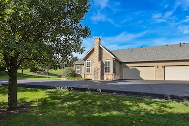 828 E Kings Mead Cir unit 3, Nixa, MO 65714 - photo 3