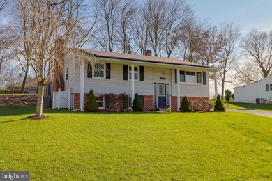 5909 Forest Ct, Sykesville, MD 21784 - photo 3