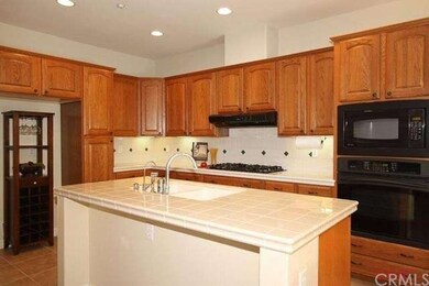 Five burner stove with recessed lighting