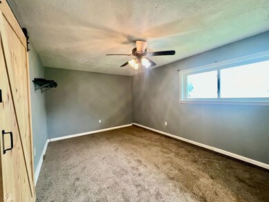 2833 Desoto Way, Columbus, IN 47203 - photo 4