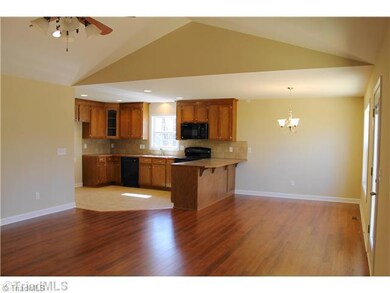 111 Cactus Ln, Statesville, NC 28625 - photo 4