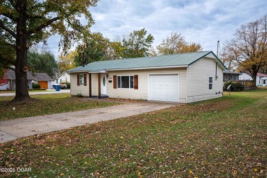 1507 Cherry St, Lamar, MO 64759 - photo 3
