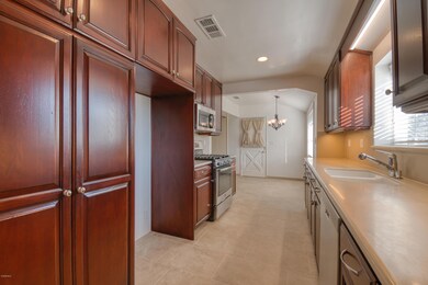 16645 Covello St, van Nuys, CA 91406 - photo 5