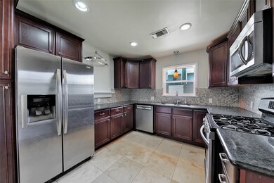 858 Judiway St, Houston, TX 77018 - photo 4