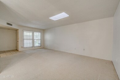 10611 W Highwood Ln, Sun City, AZ 85373 - photo 2