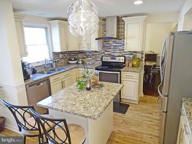 426 Centennial Dr, Morrisville, PA 19067 - photo 6