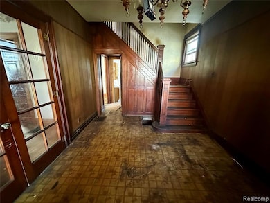 255 Poplar St, Wyandotte, MI 48192 - photo 2