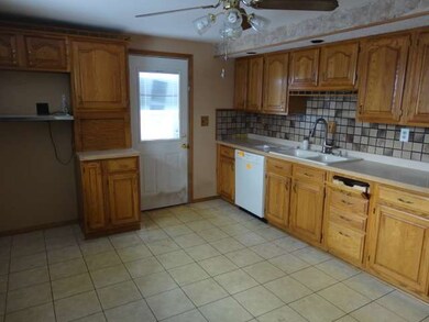 102 Siesta Rd, Carpentersville, IL 60110 - photo 3