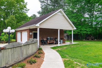 1102 Vines Dr NE, Hartselle, AL 35640 - photo 5