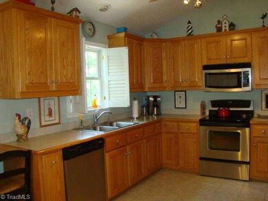 578 Graceland Dr, Asheboro, NC 27205 - photo 4