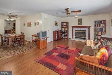 4400 Renn St, Rockville, MD 20853 - photo 3