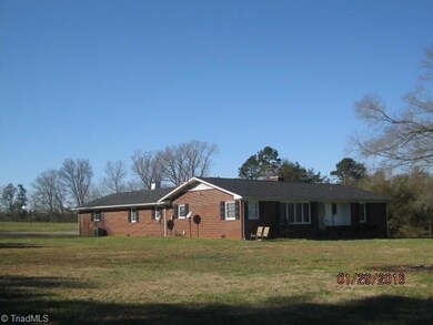 2324 Fairview Farm Rd, Asheboro, NC 27205 - photo 2