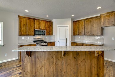 767 NW Rimrock Dr, Redmond, OR 97756 - photo 6