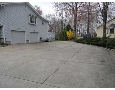 7 Traymore St, Cranston, RI 02920 - photo 3