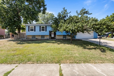 1801 Crescent Dr, Champaign, IL 61821 - photo 2