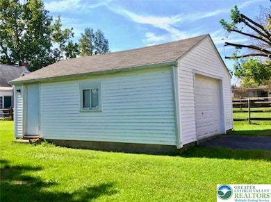 121 E Union St, Whitehall, PA 18052 - photo 7