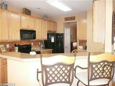 Kitchen - Raised Breakfast Bar