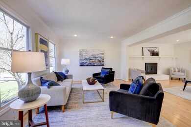 12015 Rosiers Branch Dr, Herndon, VA 20170 - photo 4