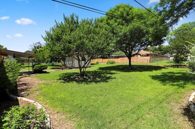 1013 Avenue C, Fredericksburg, TX 78624 - photo 7
