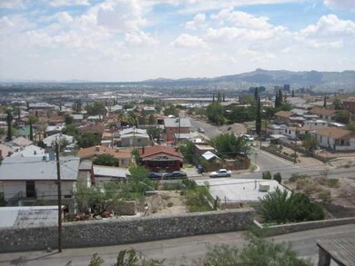 2304 Wheeling Ave, El Paso, TX 79930 - photo 2