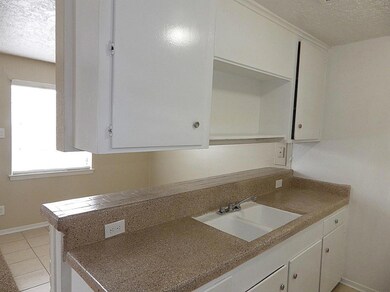 4503 Werner St unit 4, Houston, TX 77022 - photo 5