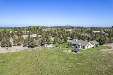 18929 Couch Market Rd, Bend, OR 97703 - photo 6