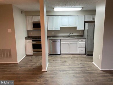 19609 Gunners Branch Rd unit L, Germantown, MD 20876 - photo 4