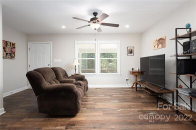 3812 Branding Iron Dr, Gastonia, NC 28052 - photo 4