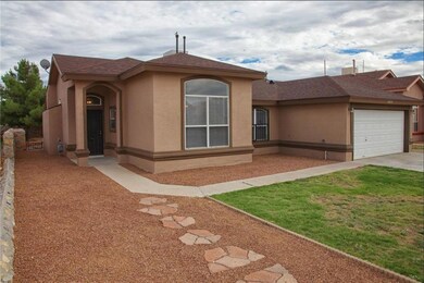 14116 Lago Seco Dr, Horizon City, TX 79928 - photo 2