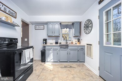 1338 E Main St, Luray, VA 22835 - photo 2