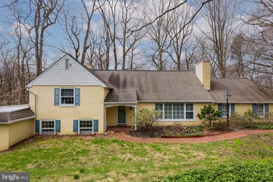 918 Weldon Ln, Bryn Mawr, PA 19010 - photo 3