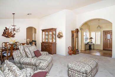 Front Living Rm to Foyer