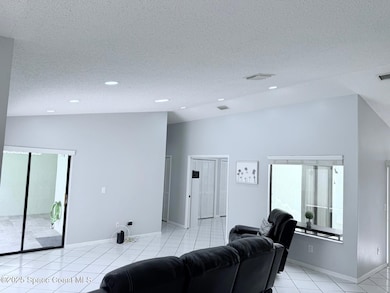 2. Living Room 2