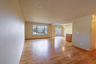 1010 Glengrove Ave, Central Point, OR 97502 - photo 4