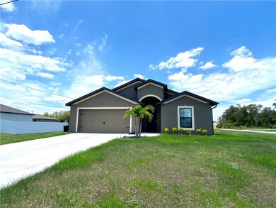 806 Lystra Ave, Fort Myers, FL 33913 - photo 2