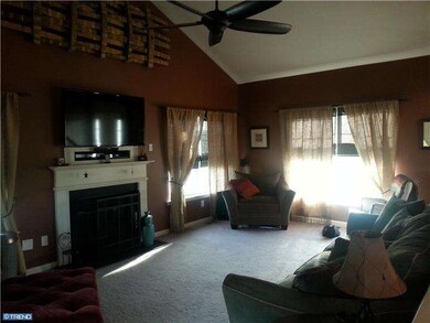 1828 Candlewyck Ln, Green Lane, PA 18054 - photo 5