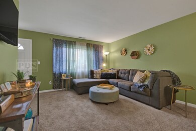 835 Richard St unit E, Aurora, IL 60506 - photo 5