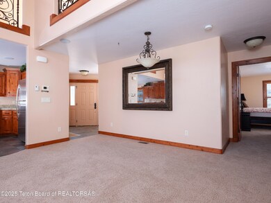 05 living 3 entry