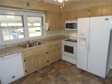 807 Adams Dr, Shelbyville, TN 37160 - photo 2