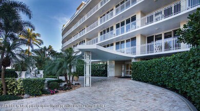 100 Royal Palm Way Palm Beach-small-004-
