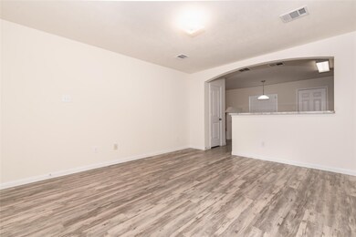 671 Fallow Ln, Alvin, TX 77511 - photo 4