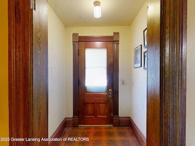 325 N Sycamore St, Lansing, MI 48933 - photo 2