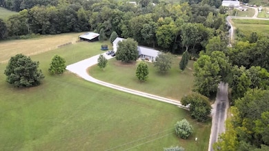 769 Markham Rd, Waverly, OH 45690 - photo 3