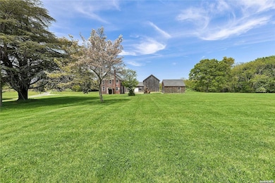 1408 Main Rd, Jamesport, NY 11947 - photo 4