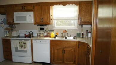 10568 Long St, Lenexa, KS 66215 - photo 5