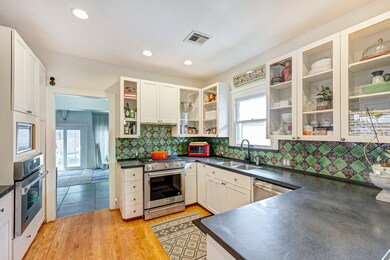 1533 Harold St, Houston, TX 77006 - photo 7