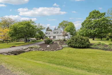 5-web-or-mls-W Edinbourgh Dr-2805-005
