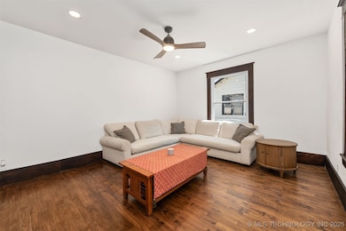 703 E Church St, Wagoner, OK 74467 - photo 6